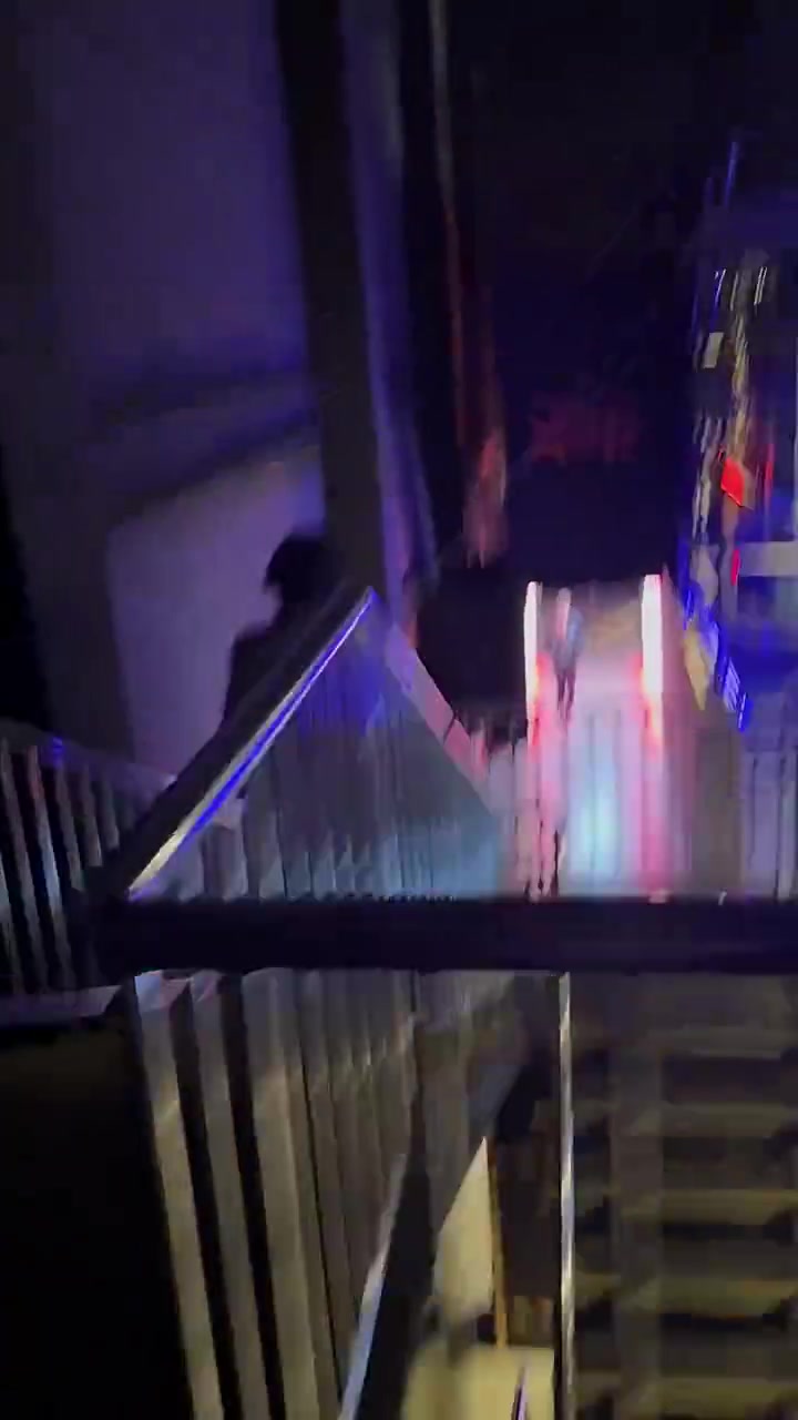 j9九游真人游戏第一品牌登录入口iG分享绝地翻盘战胜JDG的后台反应：Daeny教练冲出休息室迎接队员